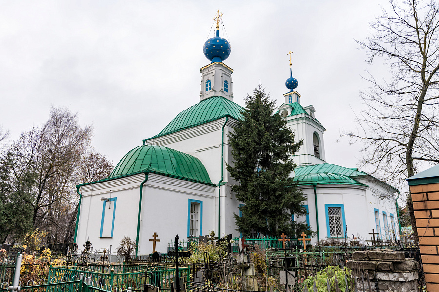 Архиерейское богослужение в Димитриевскую родительскую субботу в Успенском храме села Жилино г.о. Люберцы